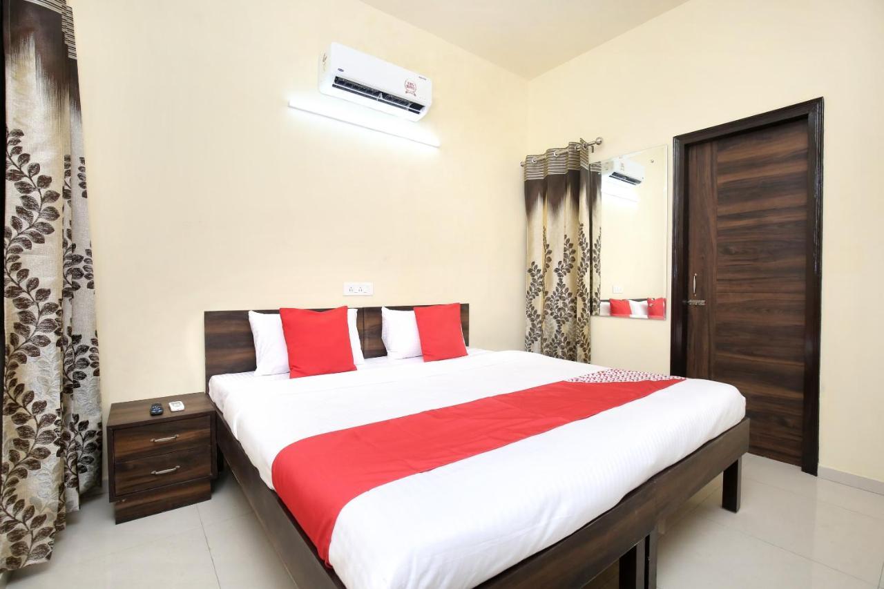 Oyo 16126 Aanantham Hotel Ludhiana Exterior photo