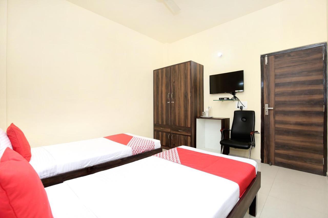 Oyo 16126 Aanantham Hotel Ludhiana Exterior photo